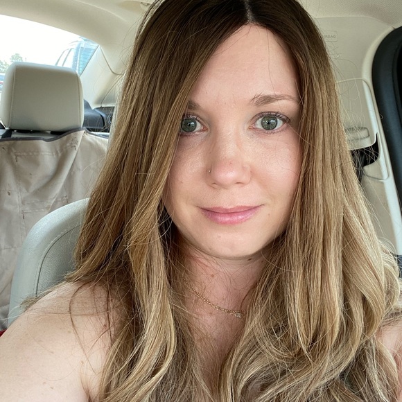 Meet your Posher, Jennifer - Picture 2 of 2